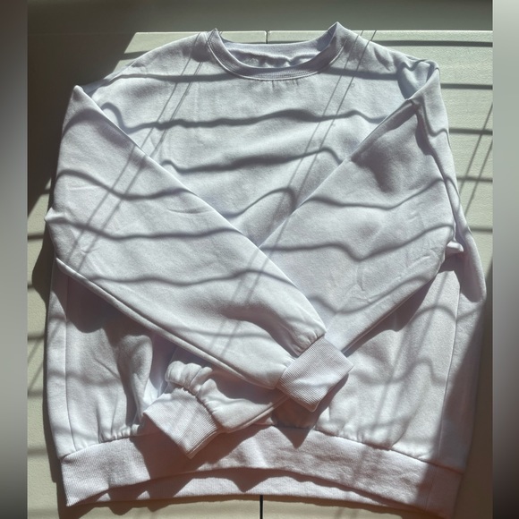 M crewneck - Picture 2 of 3